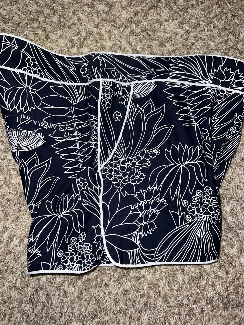 EUC! Luxury Elizabeth McKay Navy Resort Floral Print Shorts - Size 2 - Picture 5 of 11